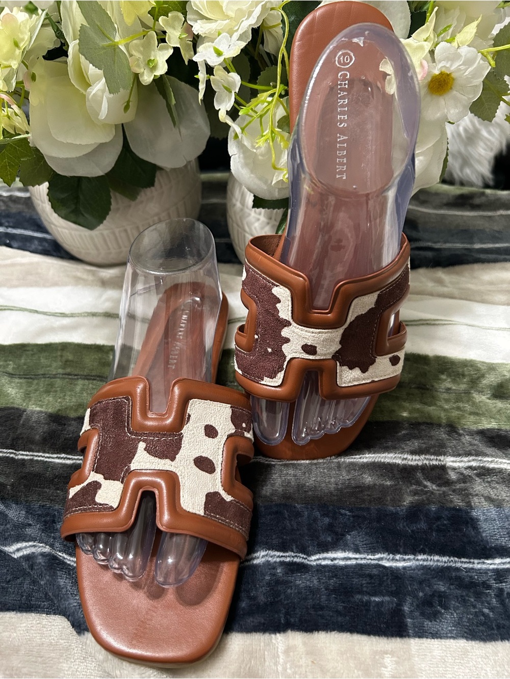 NWT Charles Albert Brown & White Cowhide Slide Sandals Size 10